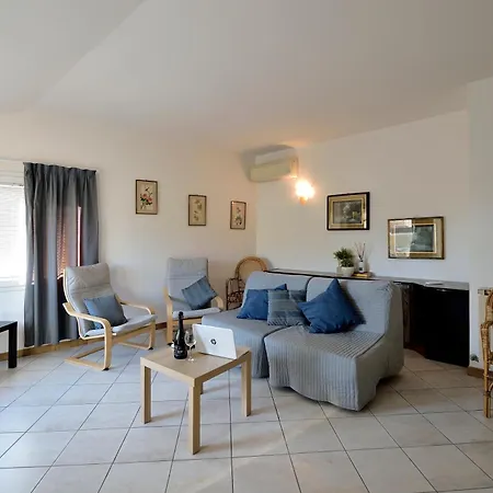 Trilo_mina 4 Apartman *
